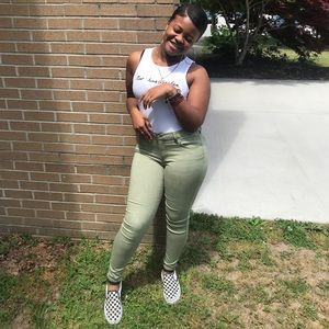 Meet your Posher, Shaniah